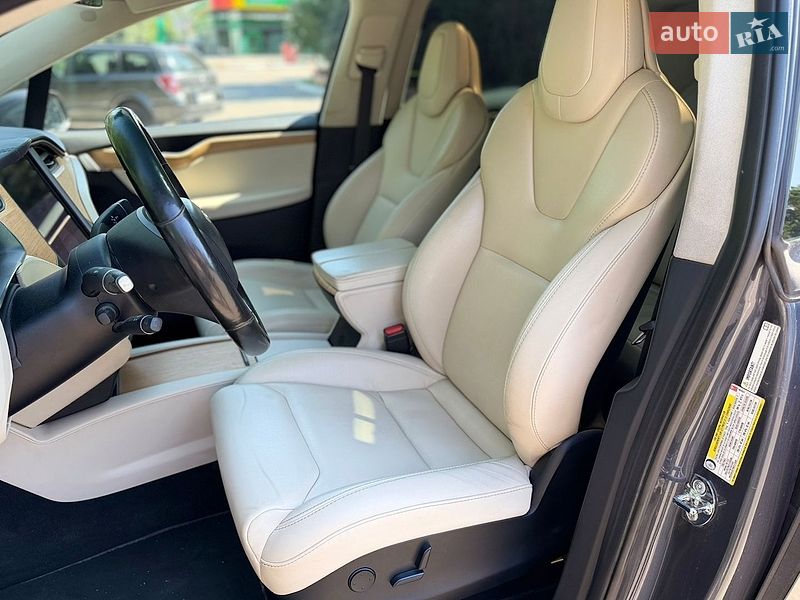 Внедорожник / Кроссовер Tesla Model X 2018 в Киеве