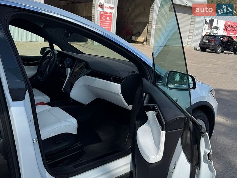 Внедорожник / Кроссовер Tesla Model X 2019 в Харькове