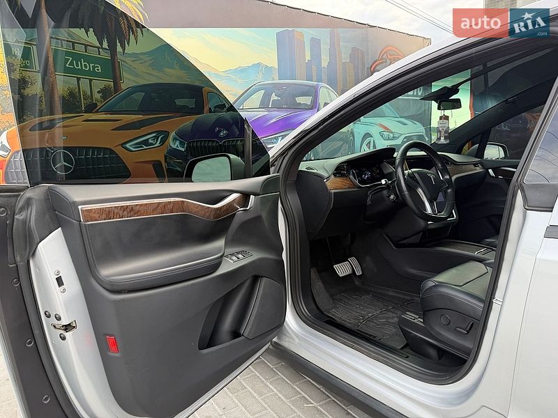 Позашляховик / Кросовер Tesla Model X 2018 в Львові