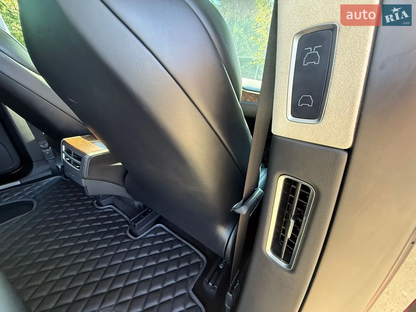 2017 Tesla Model X - мініатюра 36
