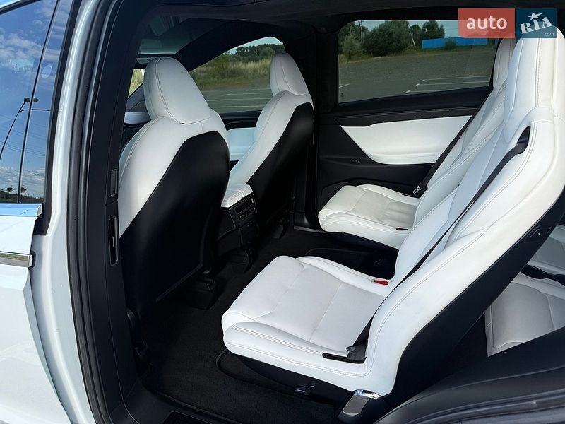 Позашляховик / Кросовер Tesla Model X 2020 в Києві