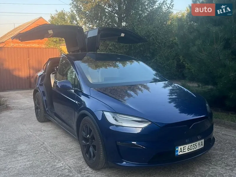 Tesla Model X 2022