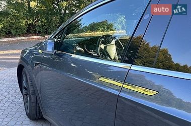 Внедорожник / Кроссовер Tesla Model X 2018 в Киеве