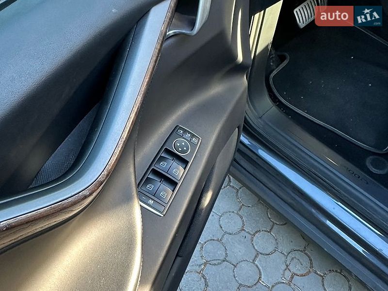 Внедорожник / Кроссовер Tesla Model X 2018 в Киеве