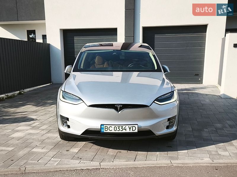 Позашляховик / Кросовер Tesla Model X 2016 в Софіївській Борщагівці