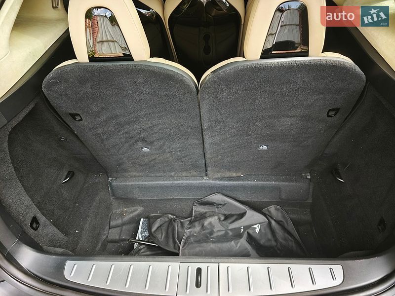 Позашляховик / Кросовер Tesla Model X 2016 в Софіївській Борщагівці