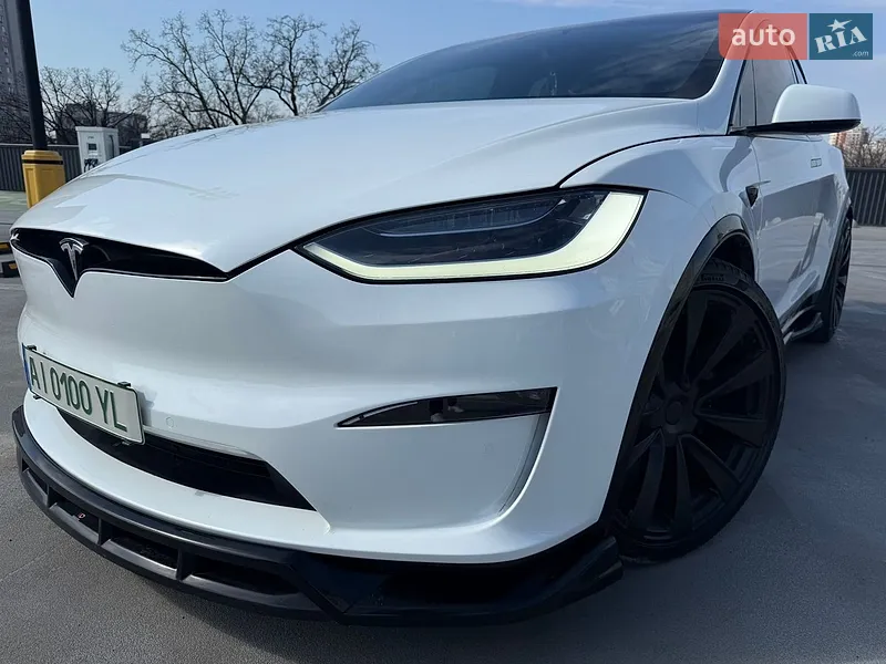 Tesla Model X 2021