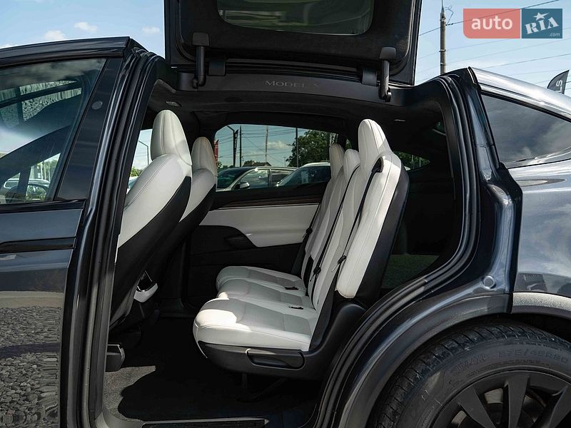 Позашляховик / Кросовер Tesla Model X 2022 в Чернівцях