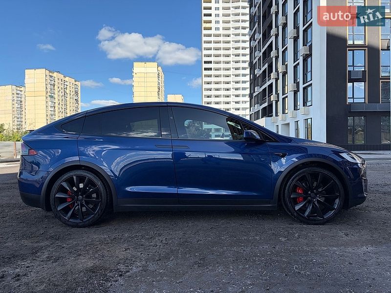 Внедорожник / Кроссовер Tesla Model X 2019 в Киеве