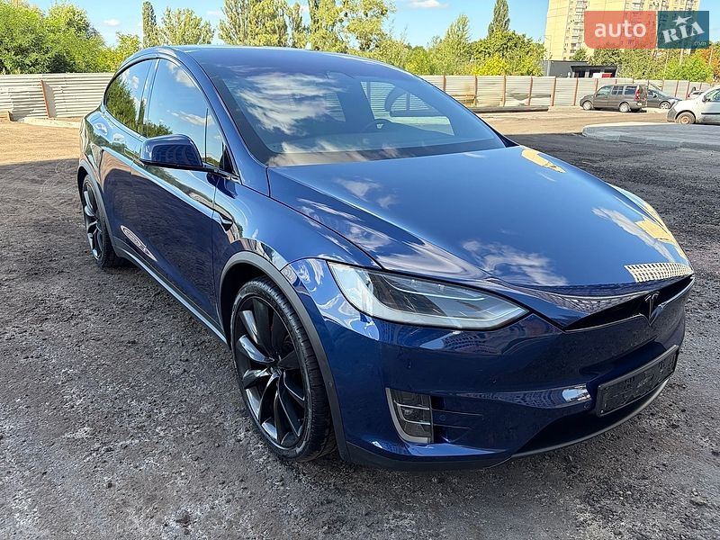 Внедорожник / Кроссовер Tesla Model X 2019 в Киеве