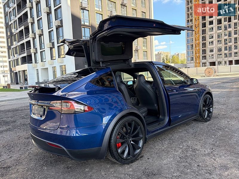 Внедорожник / Кроссовер Tesla Model X 2019 в Киеве