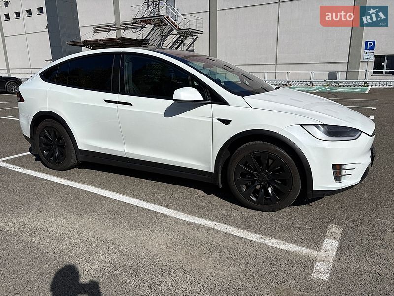 Позашляховик / Кросовер Tesla Model X 2019 в Києві
