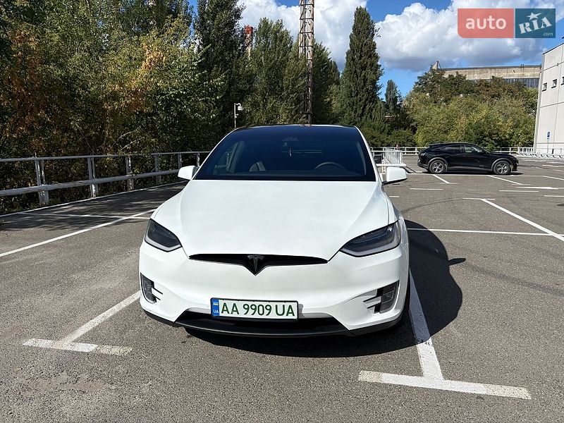 Позашляховик / Кросовер Tesla Model X 2019 в Києві
