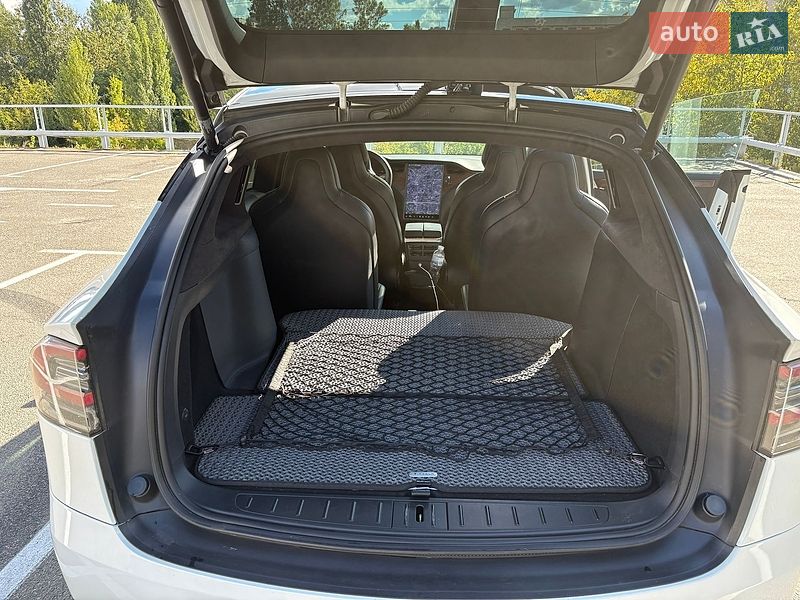 Позашляховик / Кросовер Tesla Model X 2019 в Києві