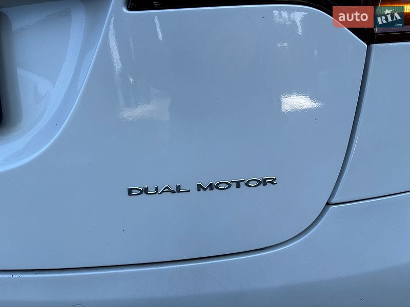 Позашляховик / Кросовер Tesla Model X 2019 в Києві
