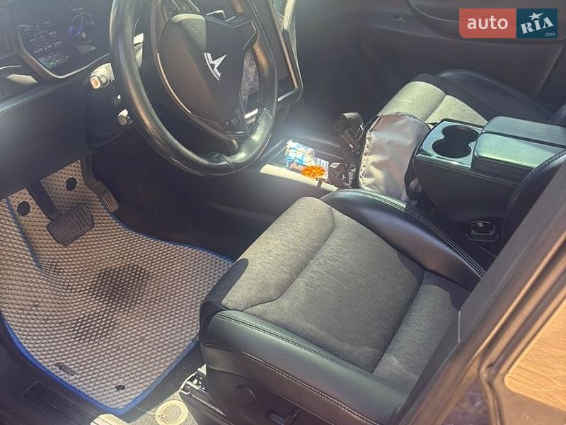 Позашляховик / Кросовер Tesla Model X 2018 в Львові