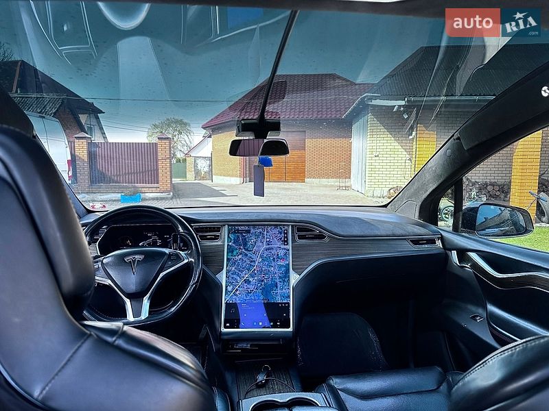 Внедорожник / Кроссовер Tesla Model X 2016 в Сарнах
