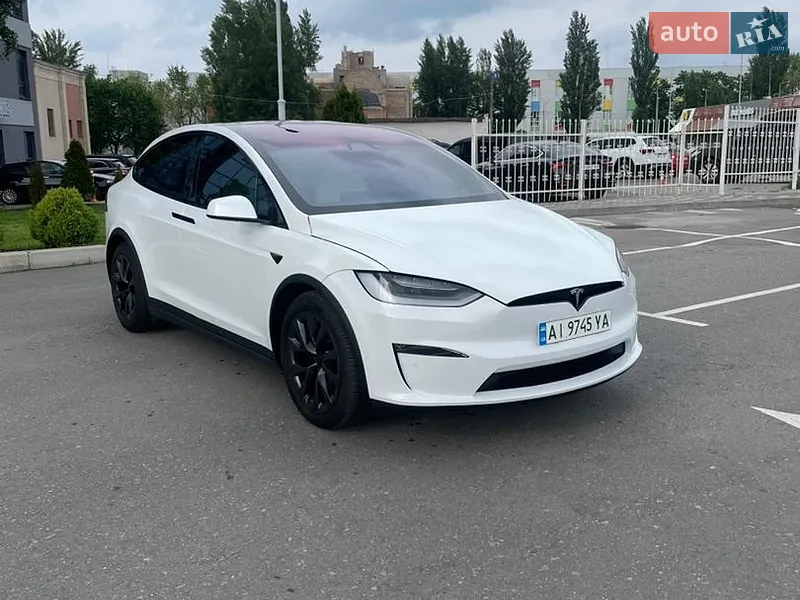 Tesla Model X 2021