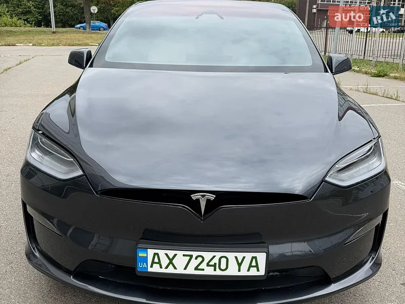 Tesla Model X 2023