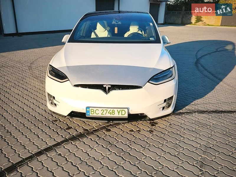 Позашляховик / Кросовер Tesla Model X 2016 в Бориславі
