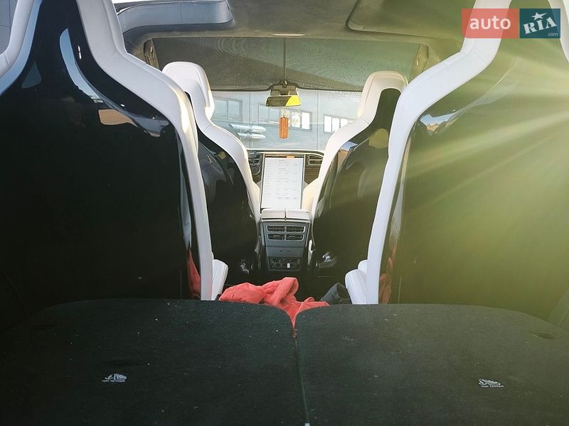 Позашляховик / Кросовер Tesla Model X 2016 в Бориславі