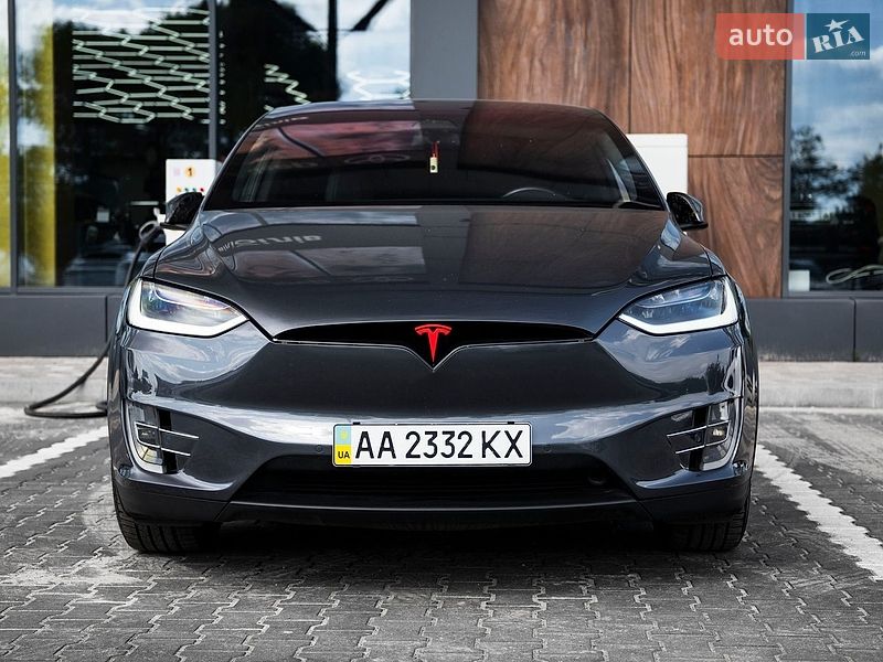Позашляховик / Кросовер Tesla Model X 2018 в Києві