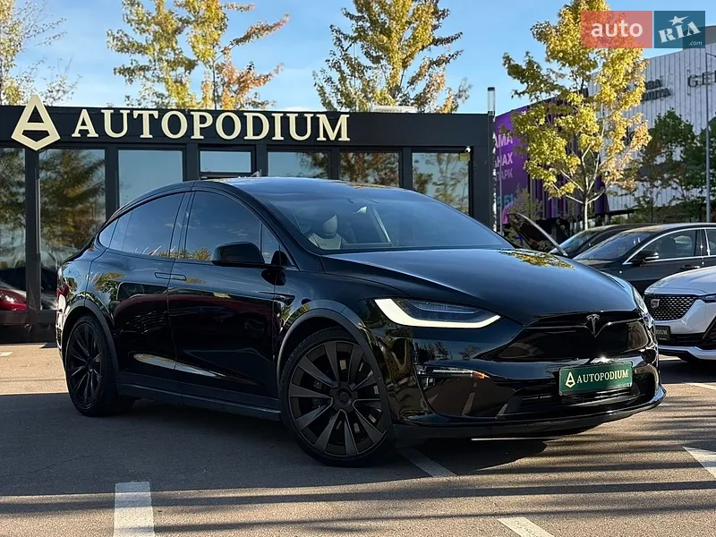 Tesla Model X 2021