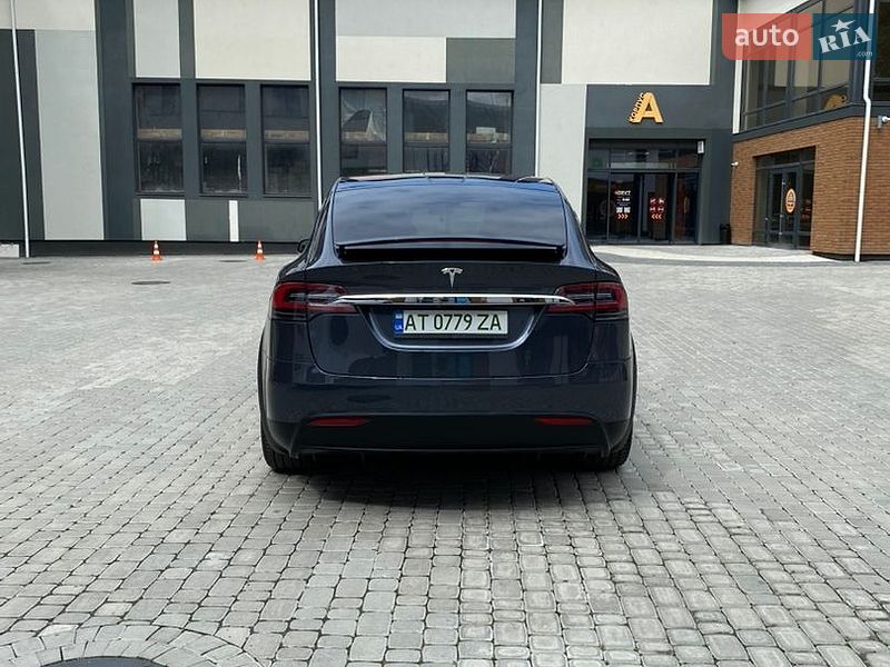 Внедорожник / Кроссовер Tesla Model X 2017 в Стрые