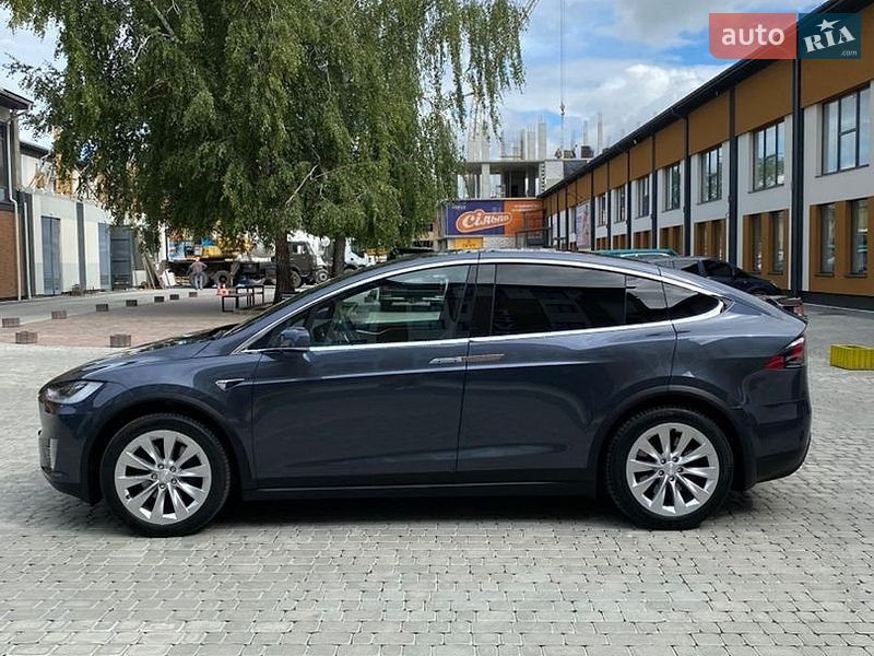Внедорожник / Кроссовер Tesla Model X 2017 в Стрые