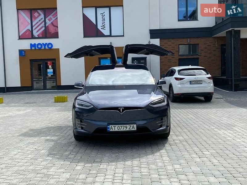 Внедорожник / Кроссовер Tesla Model X 2017 в Стрые