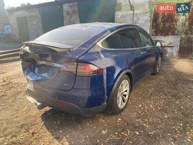 Tesla Model X 2016