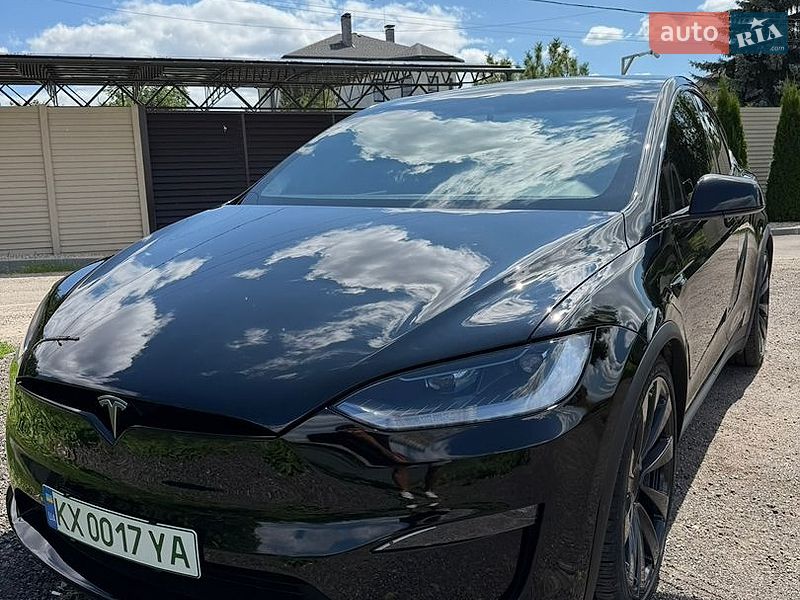 Tesla Model X 2022