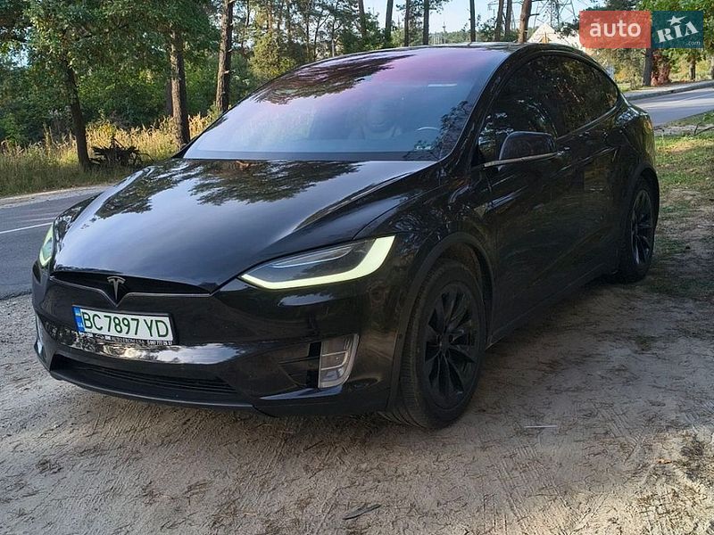 Внедорожник / Кроссовер Tesla Model X 2016 в Новояворовске