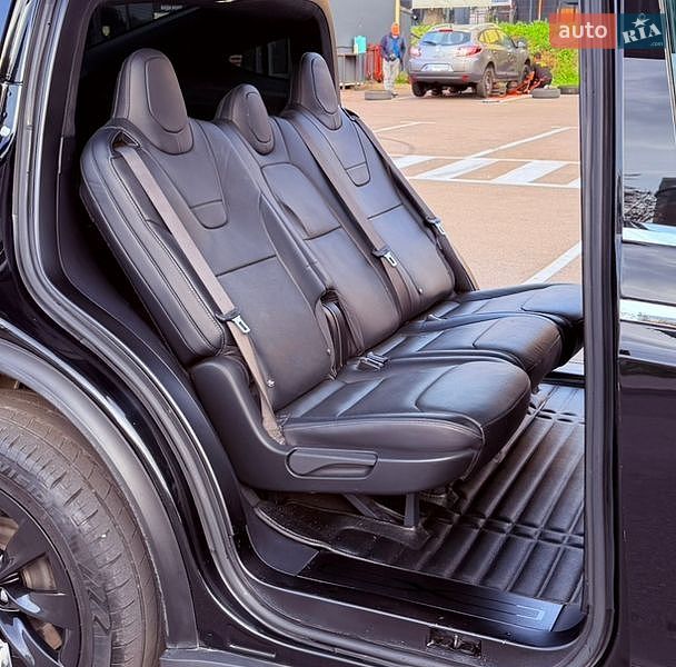 Внедорожник / Кроссовер Tesla Model X 2016 в Ровно