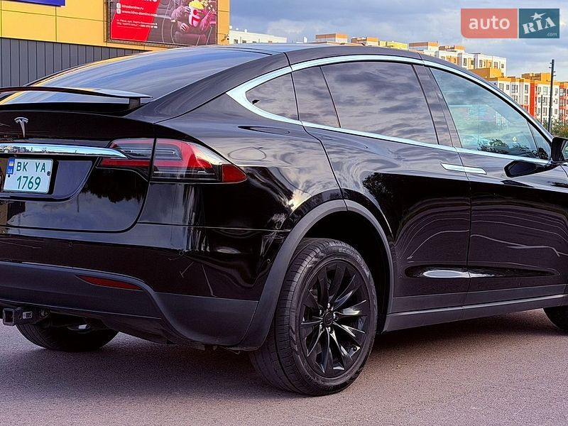 Внедорожник / Кроссовер Tesla Model X 2016 в Ровно