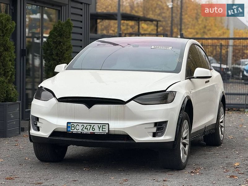 Tesla Model X 2016