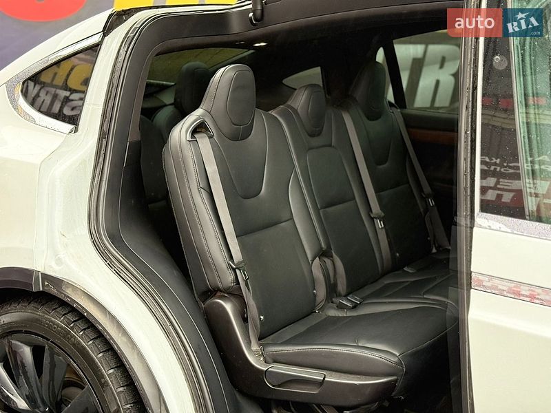 Позашляховик / Кросовер Tesla Model X 2019 в Стрию фото 18 Позашляховик / Кросовер Tesla Model X 2019 в Стрию