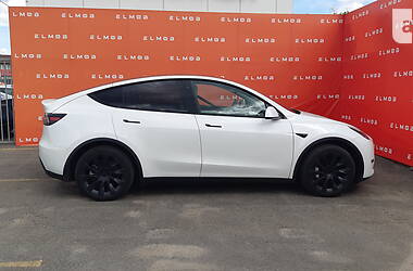 Седан Tesla Model Y 2020 в Киеве