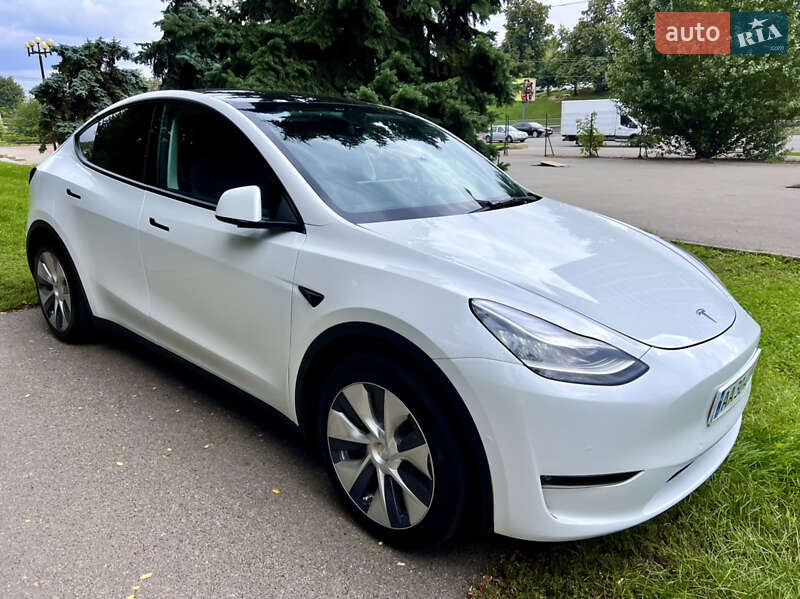 Внедорожник / Кроссовер Tesla Model Y 2021 в Киеве