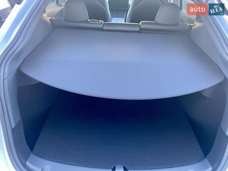 Внедорожник / Кроссовер Tesla Model Y 2022 в Киеве