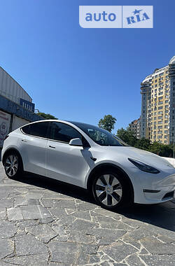 Tesla Model Y 2020