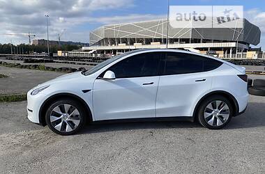 Tesla Model Y 2020