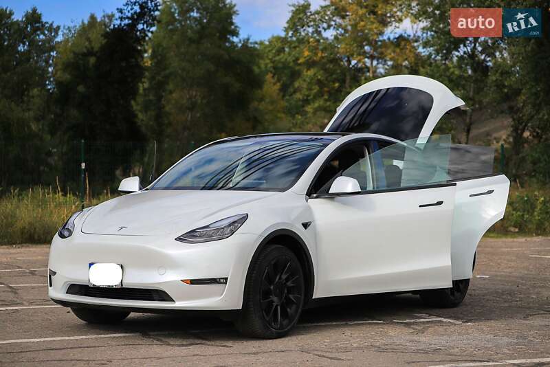Tesla Model Y 2021