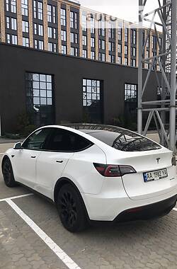 Tesla Model Y 2020