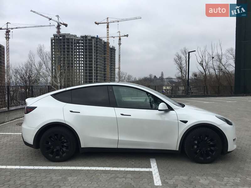 Внедорожник / Кроссовер Tesla Model Y 2020 в Киеве