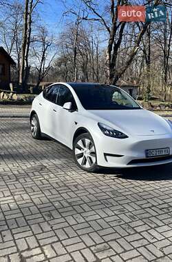 Универсал Tesla Model Y 2021 в 