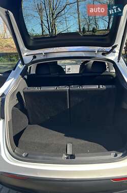 Универсал Tesla Model Y 2021 в 
