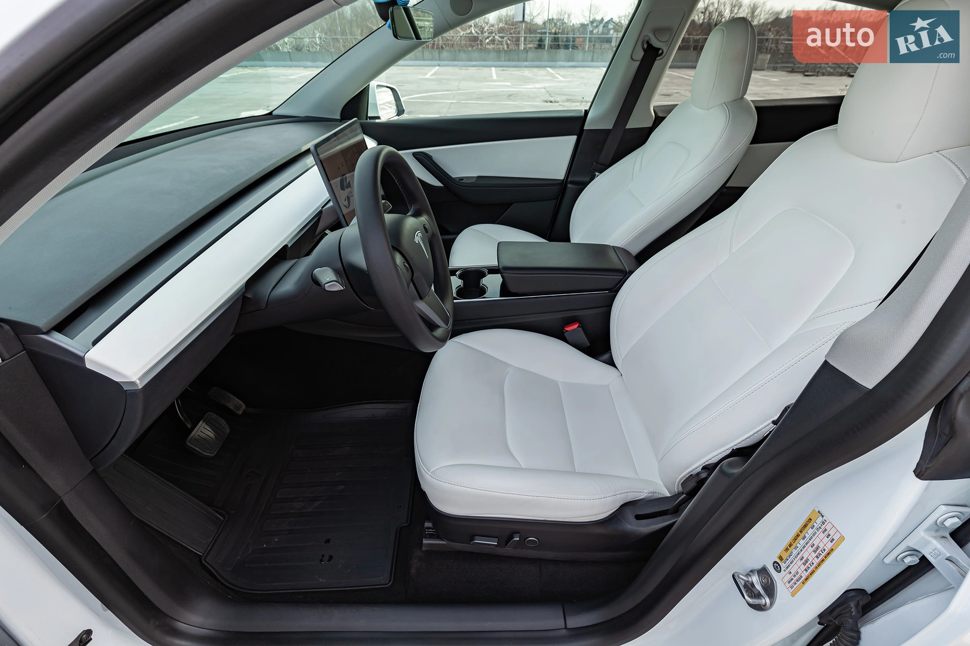 2020 Tesla Model Y - мініатюра 9