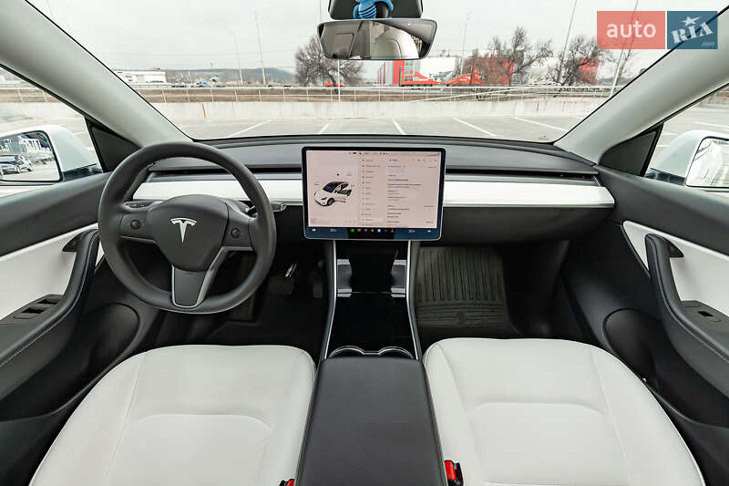 Внедорожник / Кроссовер Tesla Model Y 2020 в Киеве