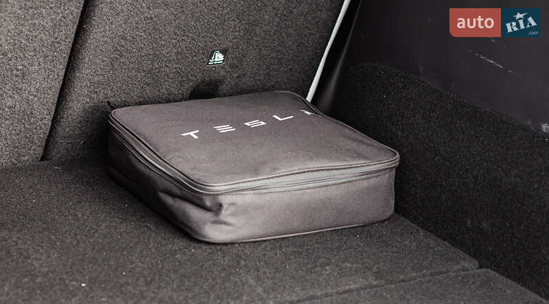 Внедорожник / Кроссовер Tesla Model Y 2020 в Киеве